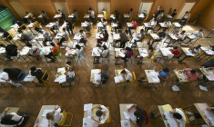 Bac 2026: coup d'envoi des épreuves écrites de terminale avec la philosophie ( AFP / FREDERICK FLORIN )