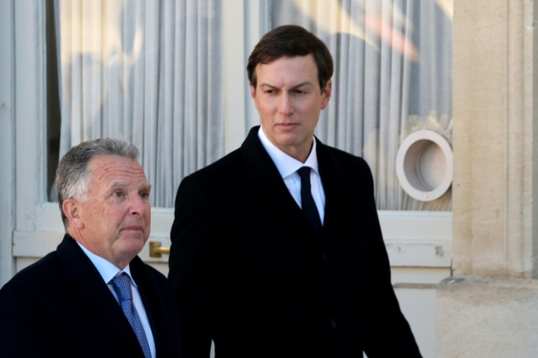 Les émissaires du président américain Donald Trump, Steve Witkoff (g) et Jared Kushner, le 6 janvier 2026 à Paris ( AFP / Ludovic MARIN )