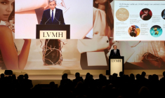 Bernard Arnault lors d'une assemblée générale des actionnaires du groupe LVMH, à Paris le 17 avril 2025  ( AFP / Thibaud MORITZ )
