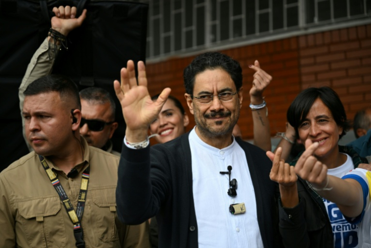 Le candidat de gauche à la présidentielle en Colombie, Ivan Cepeda, après avoir voté, à Bogota le 21 juin 2026 ( AFP / Raul ARBOLEDA )