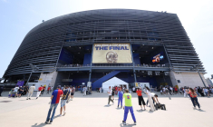 D'immenses files d'attente aux abords du MetLife Stadium