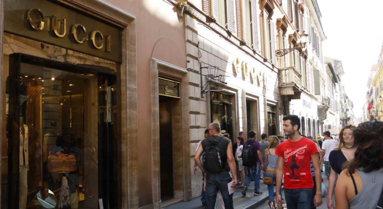 La récente baisse des valeurs du luxe en Bourse semble exagérée à UBS. (© Richard)