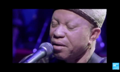 Salif Keïta : la voix d'or, version acoustique avec le nouvel album "So Kono"