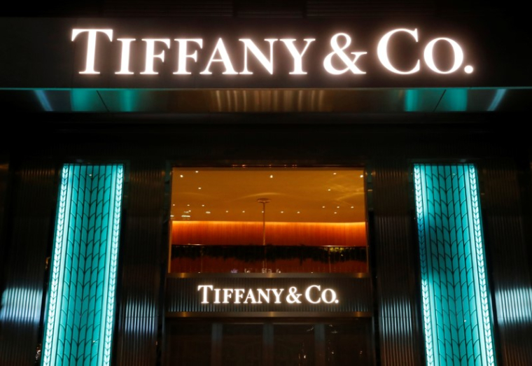 TIFFANY BAT LE CONSENSUS AU 1ER TRIMESTRE, L'ACTION BONDIT