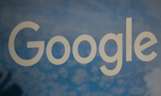 L'autorité britannique de la concurrence (CMA) a proposé mercredi de permettre aux sites internet, dont ceux d'information, de refuser que leurs contenus soient utilisés dans la fonctionnalité "Aperçus IA" de Google ( AFP / Tobias SCHWARZ )