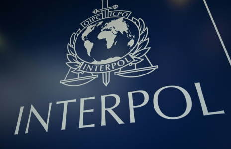 Les investigations en France sur des soupçons d'effacement de notices rouges d'Interpol pour des suspects en fuite ont connu une accélération avec l'interpellation aux Emirats arabes unis d'un ancien ministre de la Justice moldave et ex-président de la commission de contrôle des fichiers d'Interpol ( AFP / Ozan KOSE )