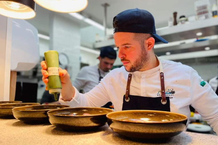 Top Chef : ces anciens candidats devenus chefs étoilés. Crédit photo : capture Instagram @guillaumepape