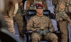 Le capitaine Ibrahim Traoré à la cérémonie marquant le 35e anniversaire de l’assassinat de Thomas Sankara, à Ouagadougou, le 15 octobre 2022  ( AFP / OLYMPIA DE MAISMONT )