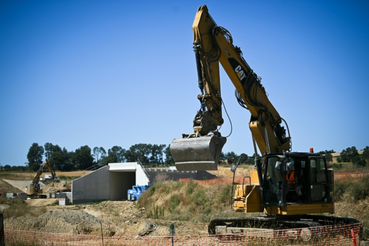 Le chantier de construction de l'autoroute A69 entre Toulouse et Castres, à Maurens-Scopont, le 10 juillet 2025 dans le Tarn ( AFP / Matthieu RONDEL )