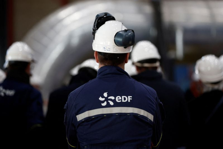 Le logo EDF à petit-Caux, en France