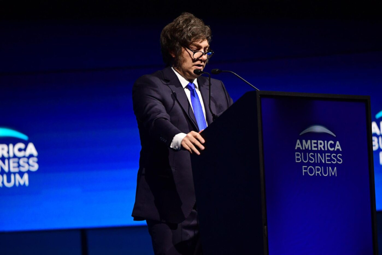 Le président de l’Argentine Javier Milei dénonce un complot du Brésil et du Mexique contre son pays