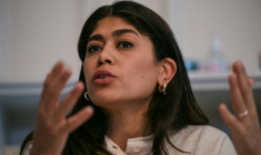 L'eurodéputée LFI Rima Hassan à Paris le 3 avril 2026 ( AFP / Blanca CRUZ )