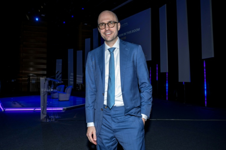 Le patron du journal américain New York Times, Arthur Gregg Sulzberger, après son discours au congrès mondial des médias à Marseille, le 1er juin 2026 ( AFP / MIGUEL MEDINA )