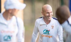 « On n'est pas si loin du château » : le discours encourageant de Zidane aux Espoirs