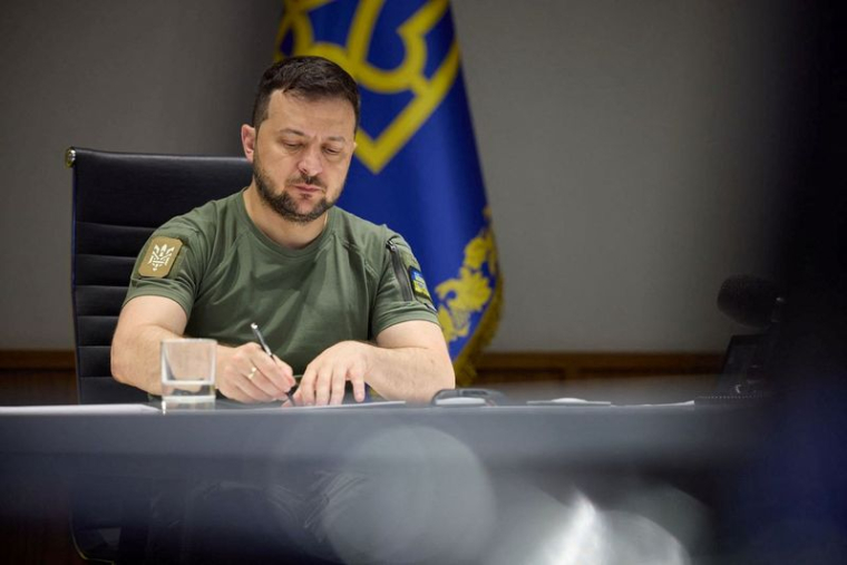 UKRAINE: ZELENSKY DEMANDE AU G7 DES SYSTÈMES DE DÉFENSE ANTI-AÉRIENS ET DES SANCTIONS PLUS SÉVÈRES CONTRE LA RUSSIE