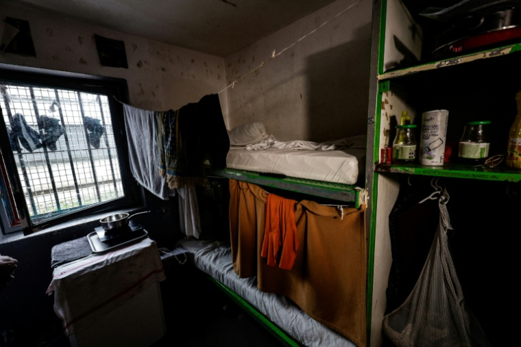 Une cellule du centre pénitentiaire de Nanterre, le 15 janvier 2026 dans les Hauts-de-Seine ( AFP / STEPHANE DE SAKUTIN )