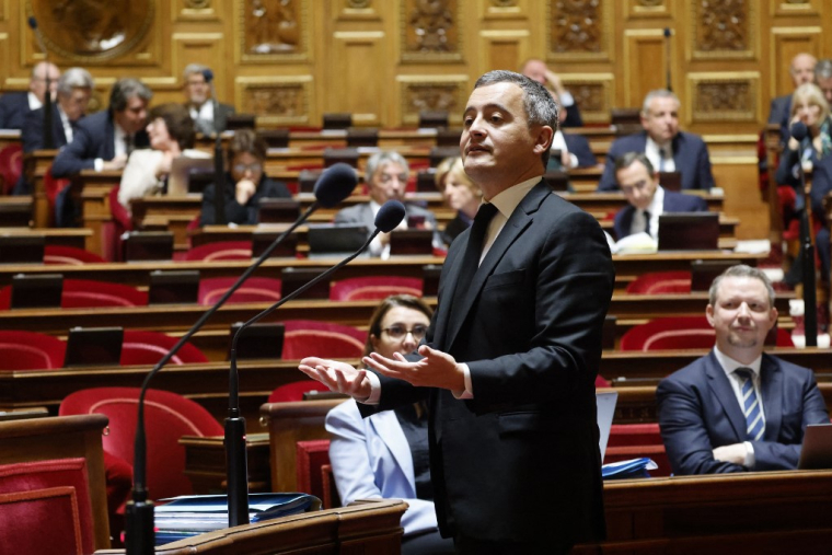 Le ministre de l'Intérieur Gérald Darmanin durant un débat sur le projet de loi immigration au Sénat, le 7 novembre. ( AFP / LUDOVIC MARIN )