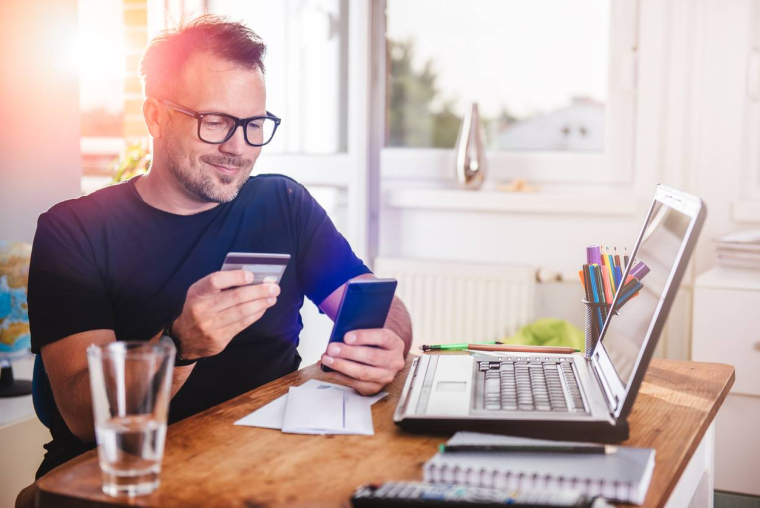 Changer de banque, peu de Français le font même s’ils sont tentés / iStock-Kerkez