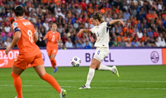 Sandie Toletti annonce sa retraite internationale