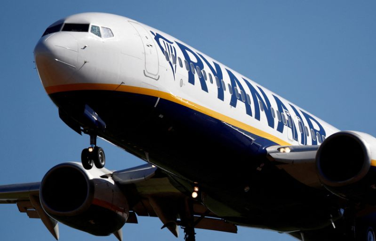 Un avion Ryanair atterit à l'aéroport Paris-Beauvais