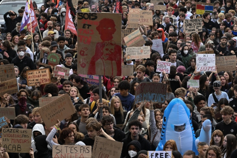 Manifestation de lycéens à Nantes le 13 octobre 2026  ( AFP / Sebastien Salom-Gomis )