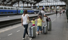 Il reste encore 40% des billets en vente pour le mois de juillet, et 75% pour le mois d'août.   ( AFP / JACQUES DEMARTHON )