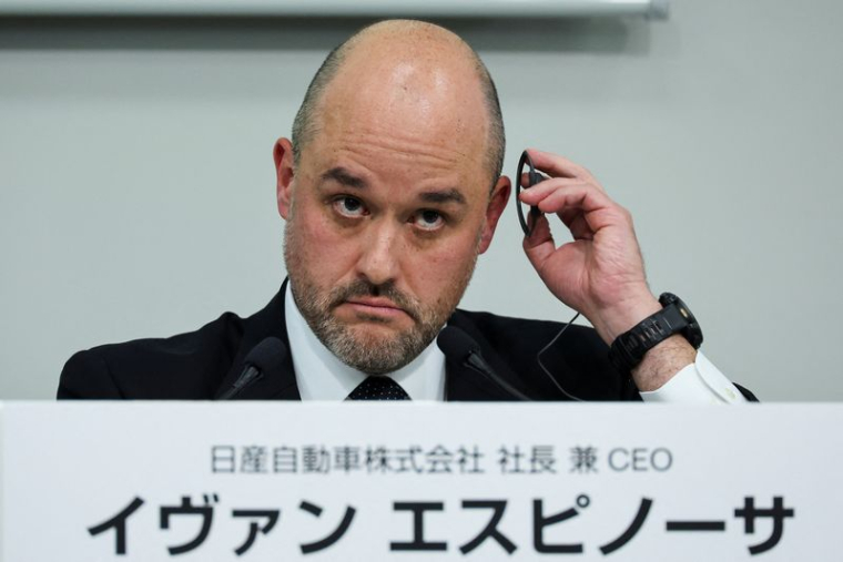 Le directeur général de Nissan Motor Ivan Espinosa présente les résultats financiers de 2024 au siège de l'entreprise à Yokohama
