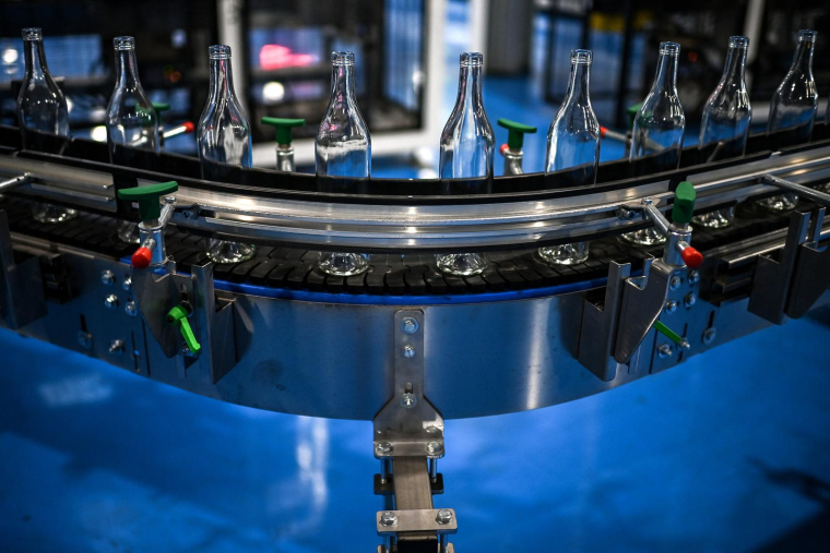 Usine Verallia à  Chateaubernard (Charente) ( AFP / CHRISTOPHE ARCHAMBAULT )