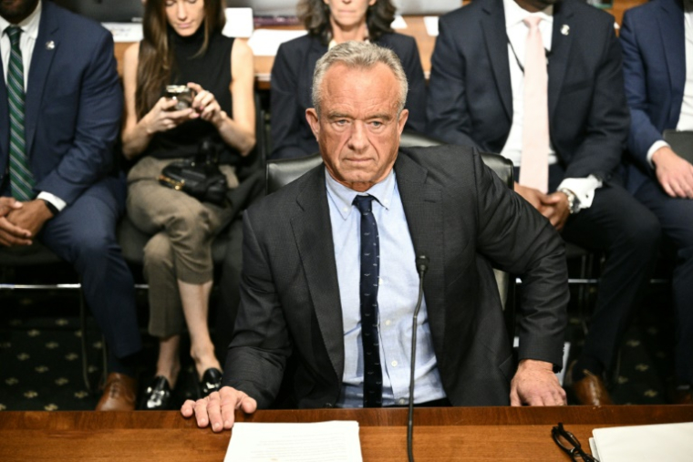 Le ministre de la Santé Robert Kennedy Jr auditionné par une commission sénatoriale au Congrès américain à Washington DC, le 4 septembre 2025 ( AFP / Alex WROBLEWSKI )