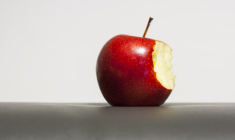 Si une pomme donnée en usufruit est consommée, que reste-t-il au nu-propriétaire ? (© Pixabay.com)