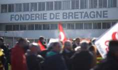 Manifestation devant la Fonderie de Bretagne à Caudan