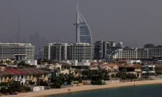La plage vide de Palm Jumeirah à Dubaï ce lundi 2 mars 2026. ( AFP / FADEL SENNA )