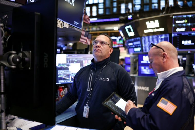 Des opérateurs à la Bourse de New York, le 14 novembre 2025 ( AFP / CHARLY TRIBALLEAU )