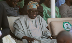 Le président nigérian Bola Ahmed Tinubu le 14 février 2026 à Argungu, dans le nord-ouest du Nigeria ( AFP / TOYIN ADEDOKUN )