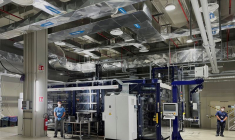 Une vue de la salle de croissance des cristaux dans une usine STMicroelectronics à Catane