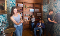 Glissez-vous dans la peau d’un enquêteur, d’un agent secret ou d’un braqueur en participant à un espace game crédit photo : Getty images