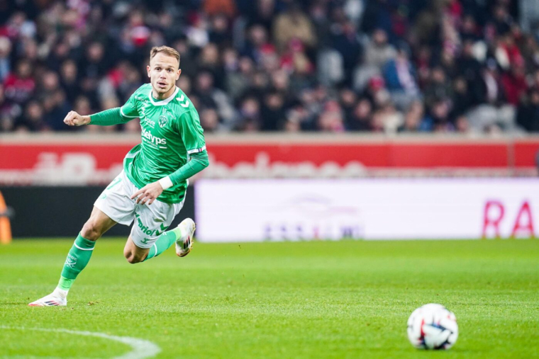 L'histoire d'amour continue entre Irvin Cardona et l'AS Saint-Étienne