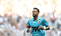 Le retour de Neymar sur les terrains repoussé à plus tard