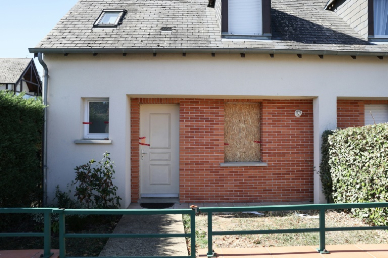 La maison où une fillette de cinq ans a été retrouvée morte à Blois, le 22 septembre 2026 dans le Loir-et-Cher ( AFP / Alain JOCARD )