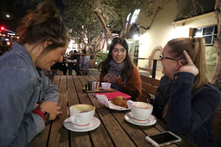 ETATS-UNIS: LE MORAL DES MÉNAGES MEILLEUR QU'ATTENDU EN JUIN