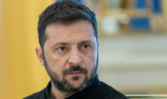 Photo prise et publiée par le service de presse de la présidence ukrainienne, le 24 juillet 2025, du président ukrainien Volodymyr Zelensky lors d'une réunion avec des journalistes à Kiev ( Service de presse de la présidence ukrainienne / Handout )