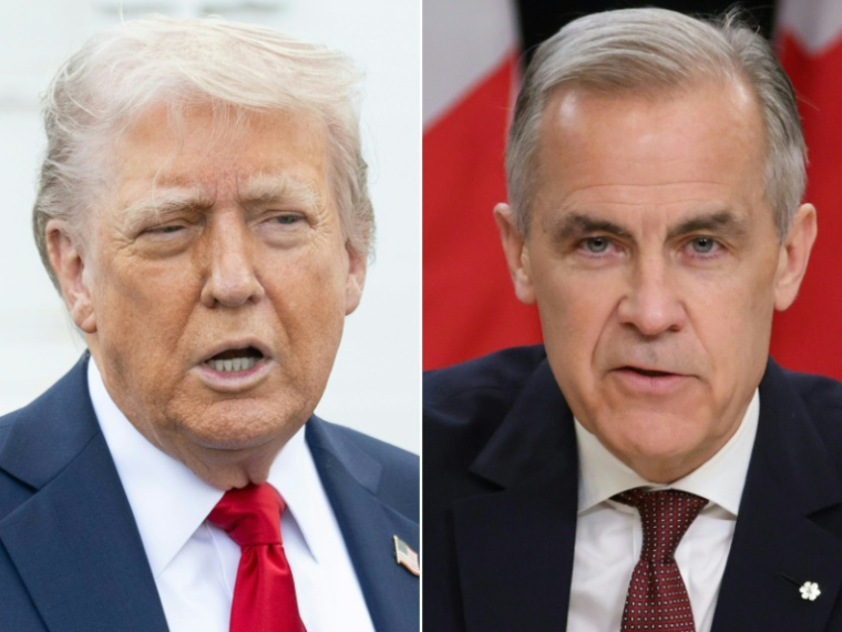 Ce montage photos créé le 2 mai 2025 montre, à gauche, le président américain, Donald Trump, s’exprimant à Washington le 23 avril 2025, et, à droite, le nouveau Premier ministre canadien, Mark Carney, parlant à Ottawa le 2 mai 2025 ( AFP / SAUL LOEB )