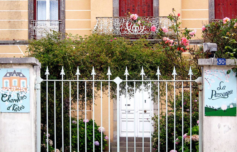 Location, comment créer un gîte ou une chambre d’hôtes ? / iStock-pilesasmiles