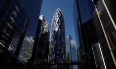 Photo d'archives des gratte-ciels du quartier d'affaires de La Défense à Paris