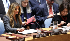 Le Première dame américaine Melania Trump préside le Conseil de sécurité de l'ONU le 2 mars 2026 au siège de l'ONU à New York ( AFP / CHARLY TRIBALLEAU )