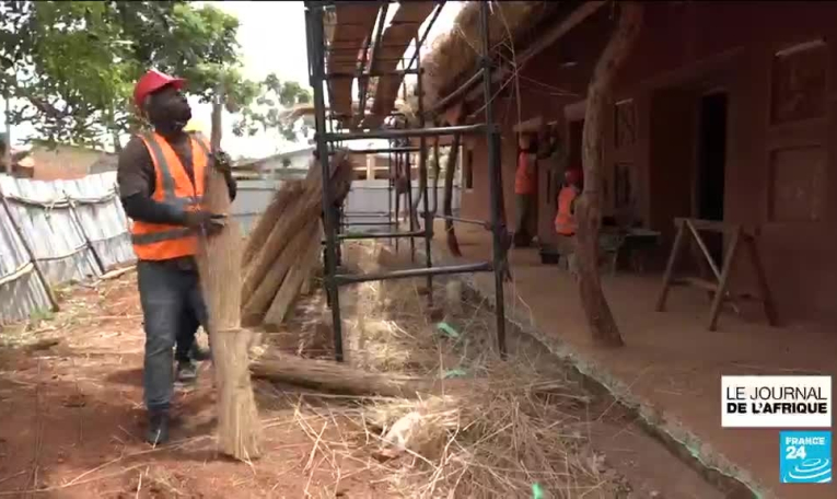 Préserver les trésors d'Abomey : au Bénin, un chantier-école pour magnifier les oeuvres