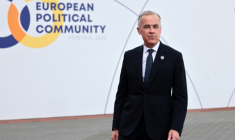 Le Premier ministre canadien Mark Carney à son arrivée au 8e sommet de la Communauté politique européenne le 4 mai 2026 à Erevan ( AFP / Ludovic MARIN )