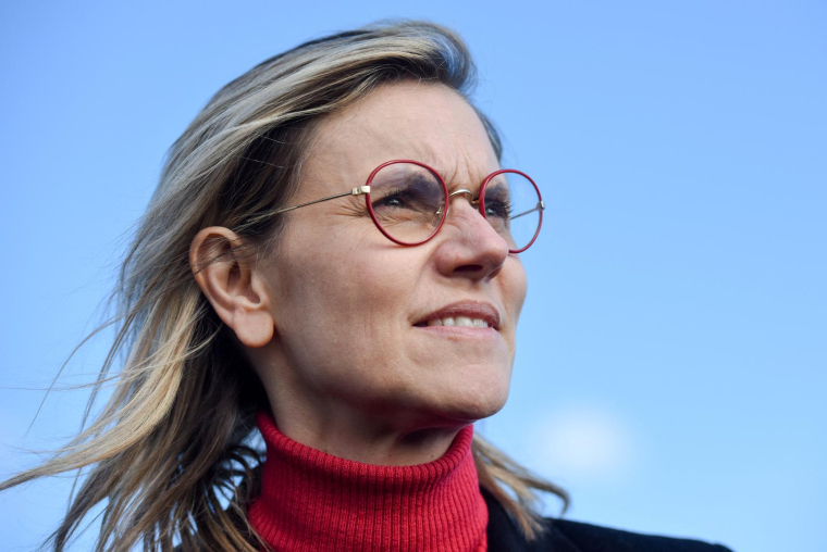 Agnès Pannier-Runacher à Servon-sur-Vilaine, le 14 mars 2024. ( AFP / SEBASTIEN SALOM-GOMIS )