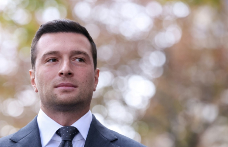 Le président du RN Jordan Bardella à Paris le 18 septembre 2026 ( AFP / Kenzo TRIBOUILLARD )