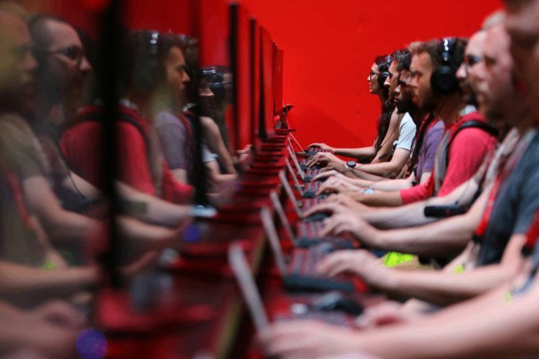 PRÈS DE 2.000 MILLIARDS DE DOLLARS DE FUSIONS-ACQUISITIONS CETTE ANNÉE, LA TECH EN TÊTE